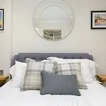 Historic Ramsay Garden Apt With Balcony Views - Pass The Keys *