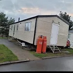 Cozy Caravan Near *