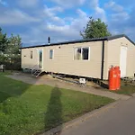 Cozy Caravan Near Εδιμβούργο