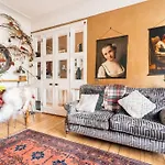 The Holyrood Park Hideaway Is A Lush & Arty 2 Double Bed Apartment *
