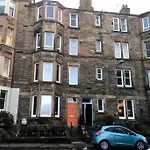 The Holyrood Park Hideaway Is A Lush & Arty 2 Double Bed Apartment *