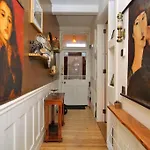 The Holyrood Park Hideaway Is A Lush & Arty 2 Double Bed Edinburgh