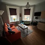 Two Bedroom With Free Side Street Parking 24