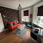 Two Bedroom With Free Side Street Parking 24 Appartement