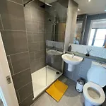 Corinthian Quay Apartamento *