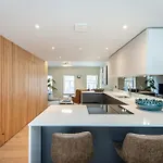 Dragon - Centre 2 Bed Luxury Mews House