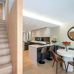 Dragon - Centre 2 Bed Luxury Mews House * Edimburgo
