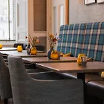 28 York Place 3*