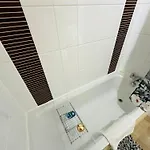 Accommodatie bij particulieren Lovely Double With Private Bathroom And Double With Shared Toilet & Parking Free Edinburgh