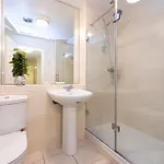 Stylish 2-bedroom Old Town Next To Royal Mile Apartment