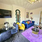 2 Bed With 4 Beds & Parking *