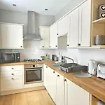 Elegant 1-bedroom Apartment Edinburgh