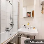 Apartment The Holyrood Park Hideaway Is A Lush & Arty 2 Double Bed *