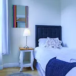 Royal Mile, Large 5 Bed شقة *