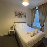 Two Bedroom Apartment-central Edinburgh-old Town-licensed