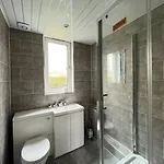 2 Bedrooms In Near Center * Édimbourg