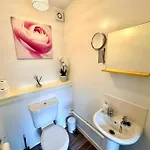 Three Bedroom House Semesterbostad *
