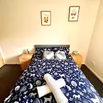 Three Bedroom House Semesterbostad Edinburg