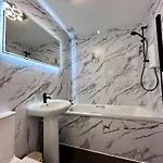 Rose Street's Hidden Treasure- 2bed Newly Refurbished Apartamento