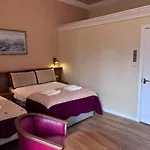 Cumberland Hotel