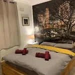 Rena- Bright And Modern Center Apartment. Апартаменты Эдинбург