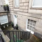Argyl - 4 Bed On York Place, New Town *
