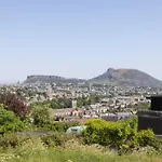 Argyl - Abbey Gate Near Holyrood * Edinburgh
