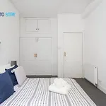 2 Bed - 7 Min Walk Train Station