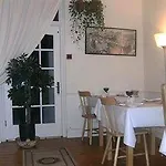 Adam Drysdale House 3*