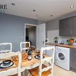 Stylish 3 Bedroom Apartment,