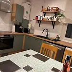 Maria- Bright And Modern Center . * Edinburgh