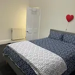 Entire Victorian House 2br - 4 Guests
