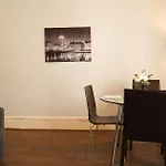 1 Bedrooms Flat In Haymarket, Heart Of Flat Sleeps 4 *