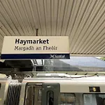 1 Bedrooms Flat In Haymarket, Heart Of Flat Sleeps 4 Διαμέρισμα *