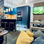 Two Bedroom Apartment-central Edinburgh-old Town-licensed Apartmán *