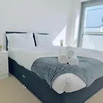 Modern Two Bedroom Lägenhet Edinburg