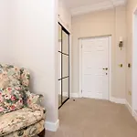Apartamento Deluxe 3-bedroom On Princes Street Overlooking Castle