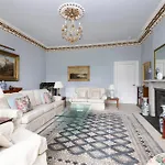 Deluxe 3-bedroom On Princes Street Overlooking Castle Apartamento *