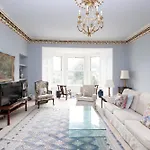 Apartamento Deluxe 3-bedroom On Princes Street Overlooking Castle *