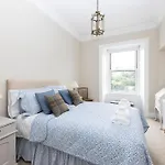 Apartamento Deluxe 3-bedroom On Princes Street Overlooking Castle
