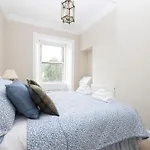 Deluxe 3-bedroom On Princes Street Overlooking Castle Edimburgo