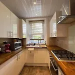 Lovely Two Bedrooms Edinburg