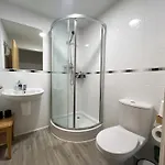 2 Bath Free Parking Edinburg