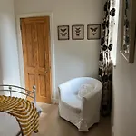 The Cosy Courtyard Apartment