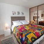 Дом отдыха Beautiful Attractive House Free Parking Near Airport