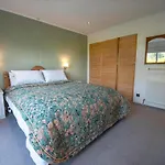 Дом отдыха Beautiful Attractive House Free Parking Near Airport *