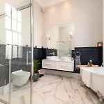 Melville Street Townhouse *