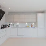 Luxurious - Sleeps 6 * Edynburg