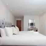 Luxurious - Sleeps 6