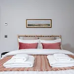 Brunstane House - 15 Mins To Centre بيت للعطل *